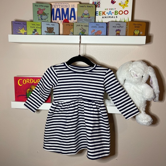 Beautiful 3 month size dress - Picture 1 of 3